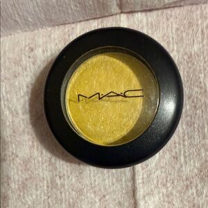 MAC Cosmetics Bold Yellow Eyeshadow